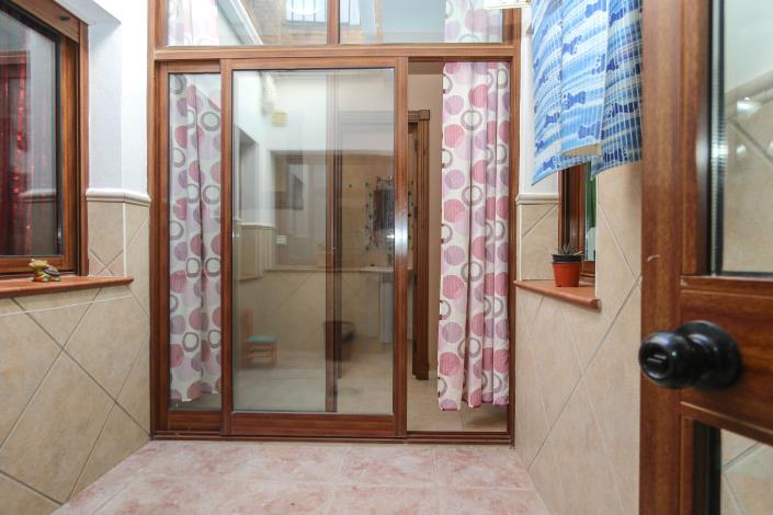 Image No.16-4 Bed Townhouse for sale