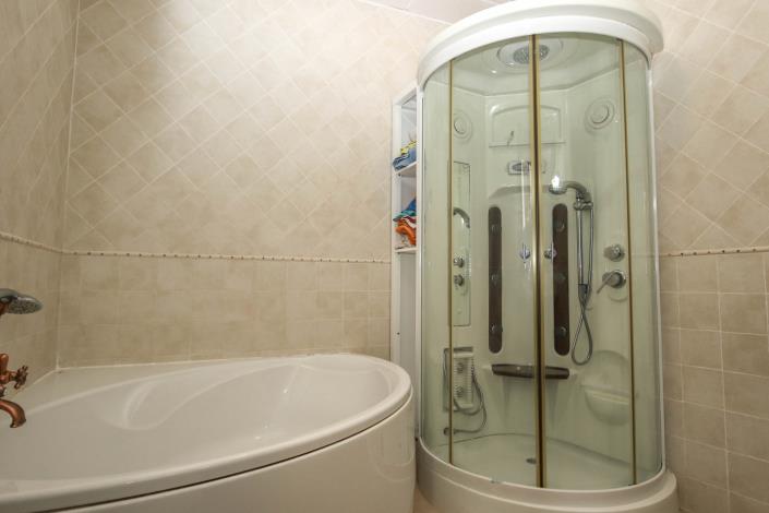 Image No.21-4 Bed Townhouse for sale