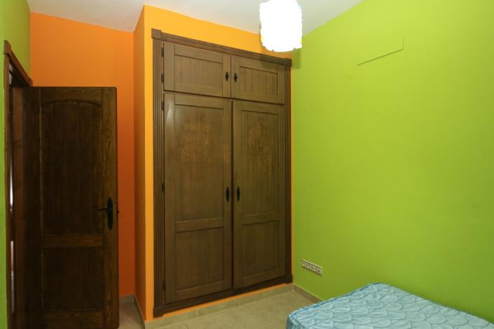 Image No.23-4 Bed Townhouse for sale