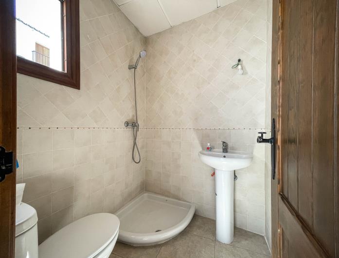 Image No.27-4 Bed Townhouse for sale