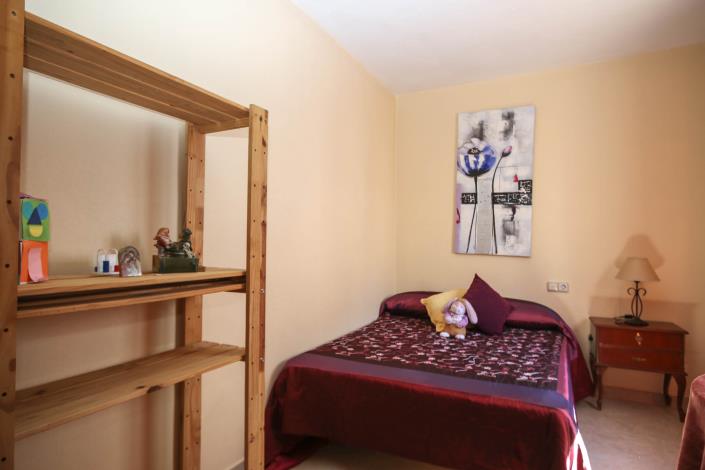 Image No.28-4 Bed Townhouse for sale