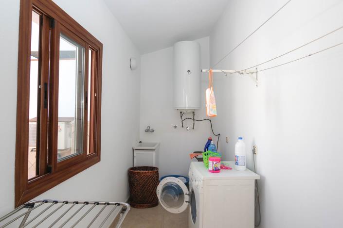 Image No.32-4 Bed Townhouse for sale