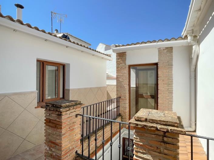 Image No.38-4 Bed Townhouse for sale