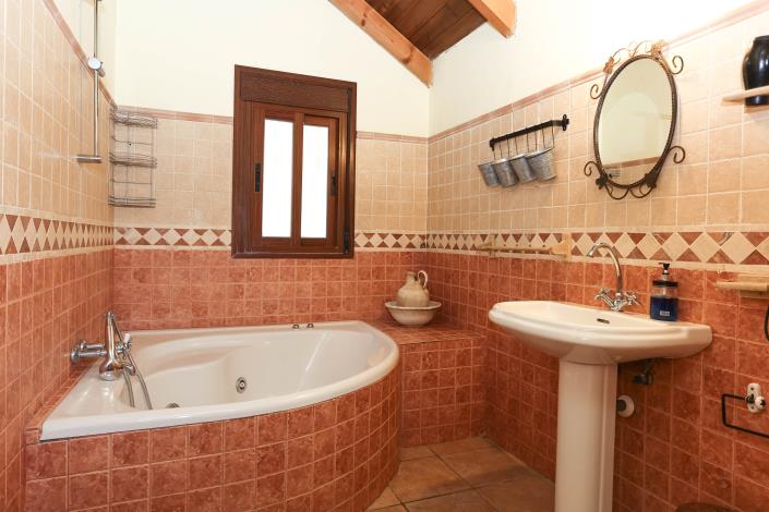 Image No.29-4 Bed Villa / Detached for sale