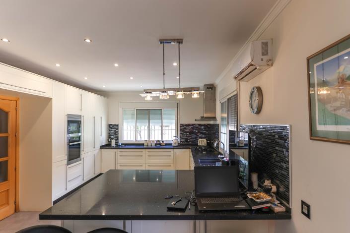 Image No.18-5 Bed Villa / Detached for sale