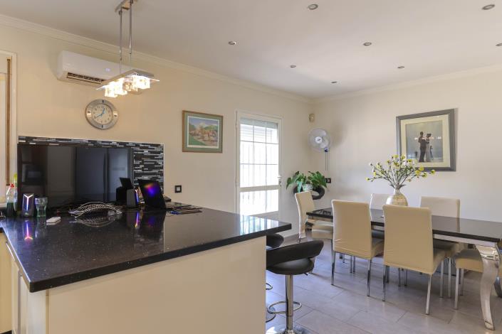 Image No.19-5 Bed Villa / Detached for sale