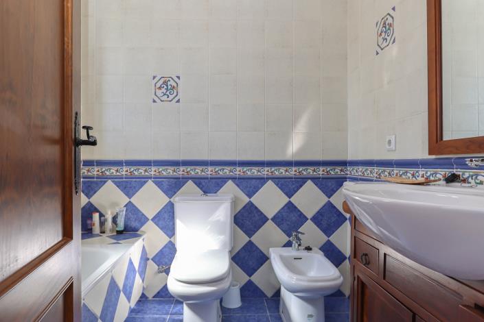 Image No.17-4 Bed Villa / Detached for sale