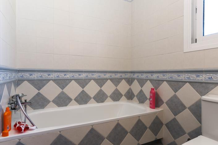 Image No.23-4 Bed Villa / Detached for sale