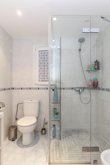 Image No.49-4 Bed Villa / Detached for sale