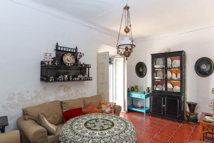 Image No.22-5 Bed Townhouse for sale