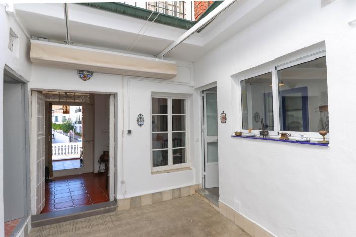 Image No.45-5 Bed Townhouse for sale