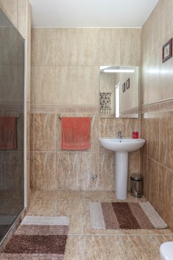 Image No.34-3 Bed Villa / Detached for sale