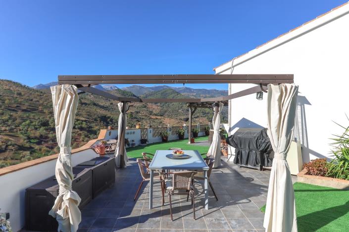 Image No.47-3 Bed Villa / Detached for sale