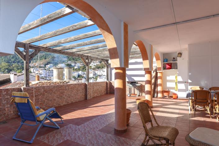 Image No.4-6 Bed Townhouse for sale