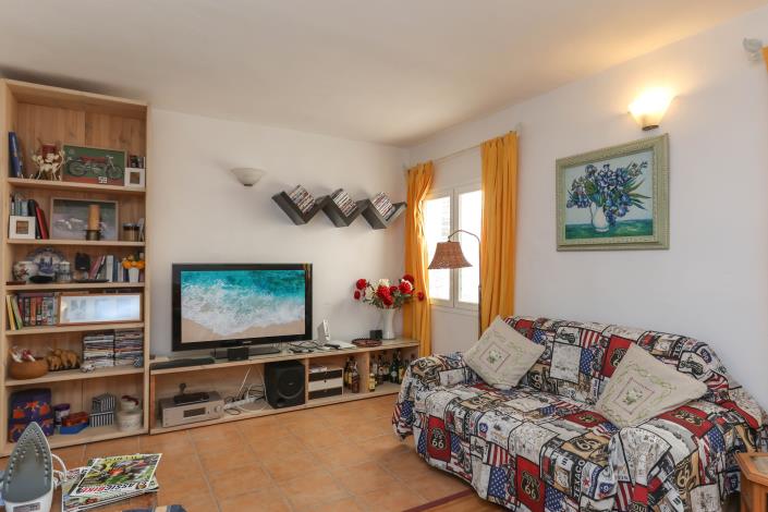 Image No.14-6 Bed Townhouse for sale