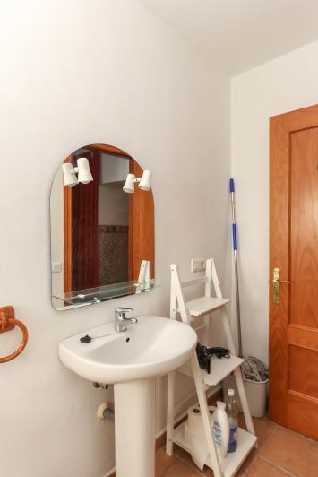 Image No.24-6 Bed Townhouse for sale