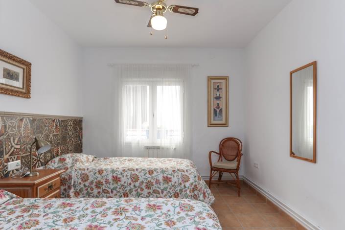 Image No.34-6 Bed Townhouse for sale