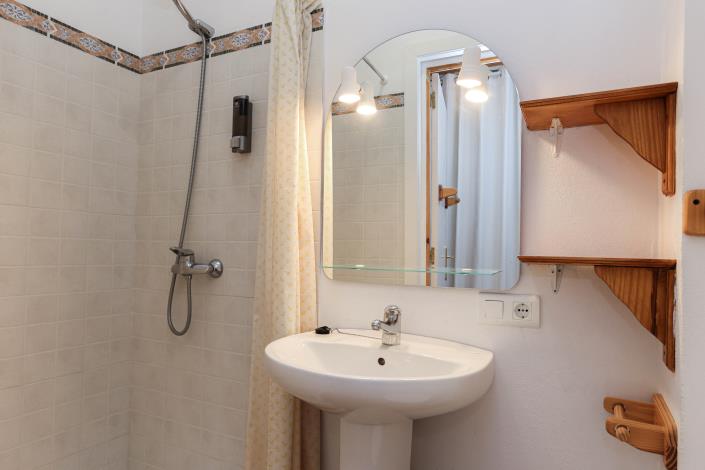 Image No.35-6 Bed Townhouse for sale