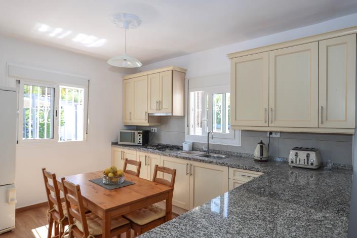 Image No.16-5 Bed Villa / Detached for sale