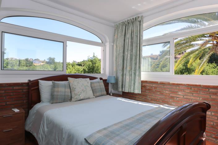 Image No.48-5 Bed Villa / Detached for sale