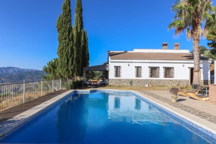 Image No.50-4 Bed Villa / Detached for sale