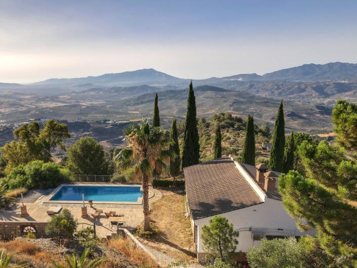 Image No.56-4 Bed Villa / Detached for sale