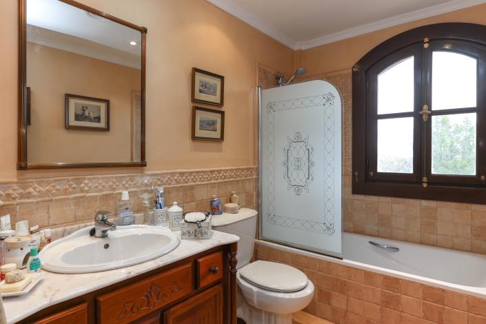 Image No.26-5 Bed Villa / Detached for sale