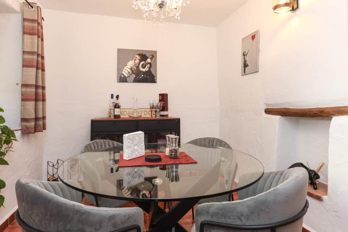 Image No.10-3 Bed Townhouse for sale