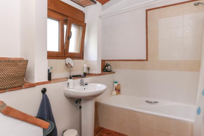 Image No.45-3 Bed Townhouse for sale