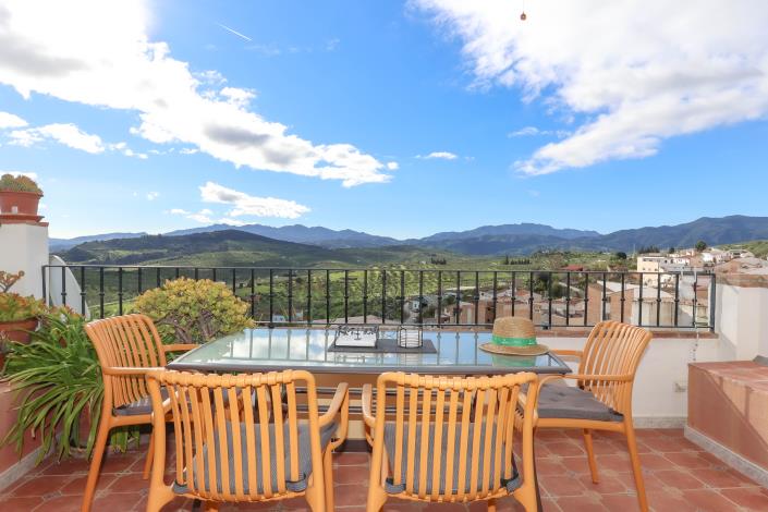 Image No.48-3 Bed Townhouse for sale