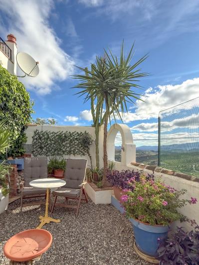 Image No.60-3 Bed Townhouse for sale