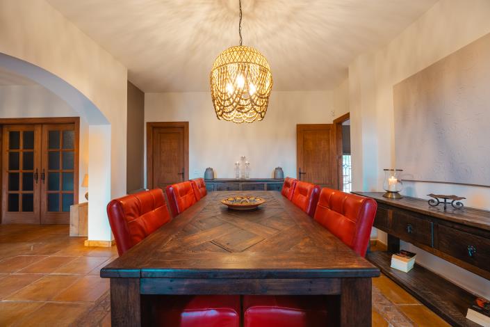 Image No.12-4 Bed Villa / Detached for sale