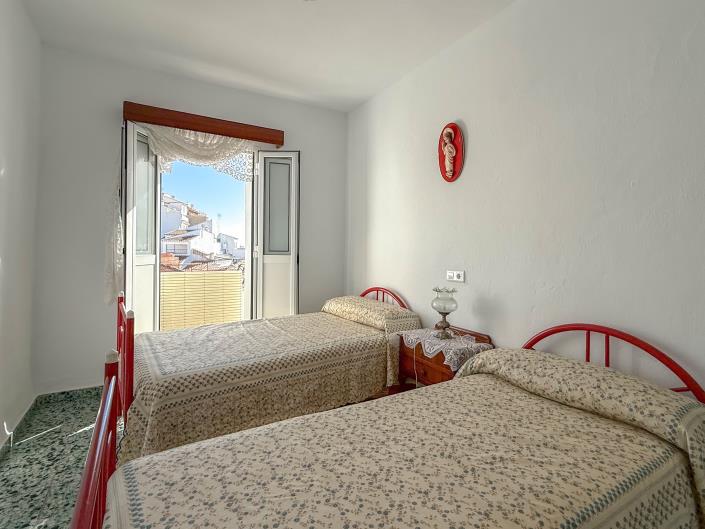 Image No.7-4 Bed Townhouse for sale