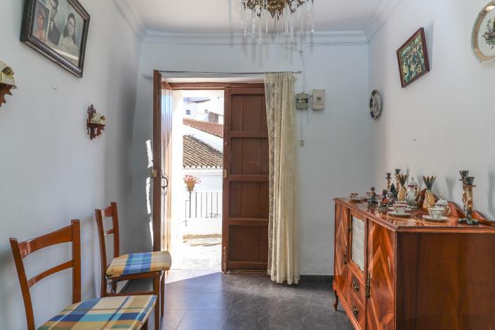 Image No.8-4 Bed Townhouse for sale