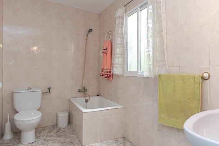 Image No.27-4 Bed Townhouse for sale