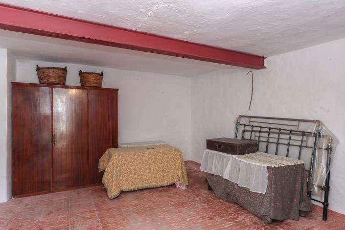 Image No.30-4 Bed Townhouse for sale