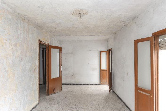 Image No.10-2 Bed Townhouse for sale