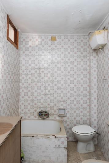 Image No.18-2 Bed Townhouse for sale