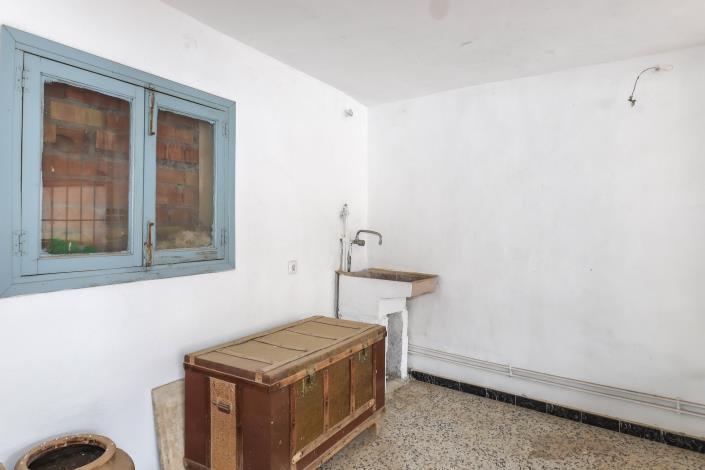 Image No.21-2 Bed Townhouse for sale