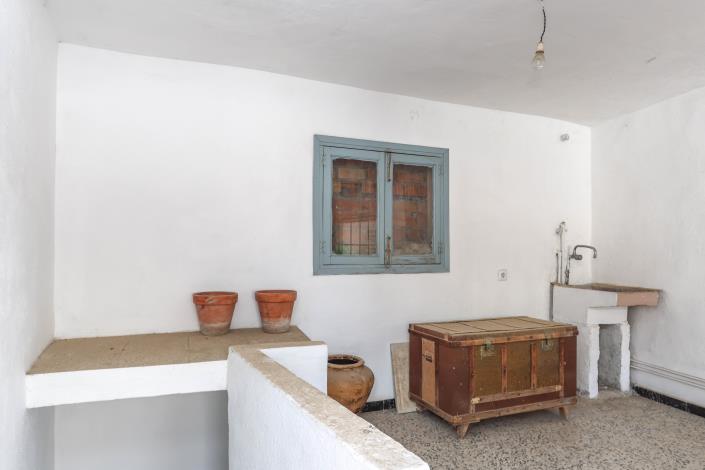 Image No.22-2 Bed Townhouse for sale