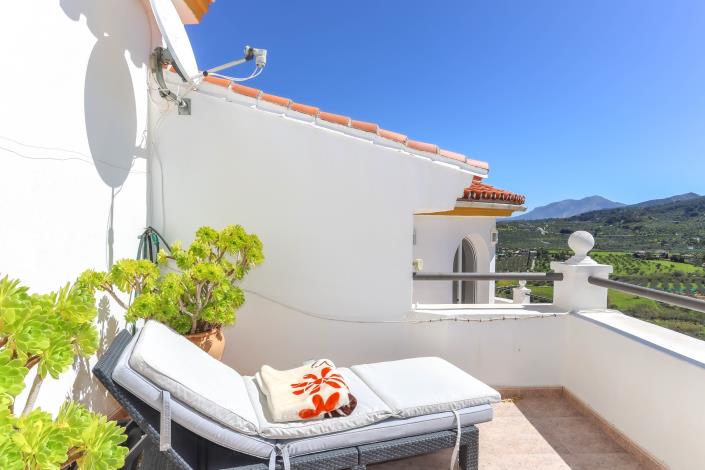 Image No.26-3 Bed Townhouse for sale