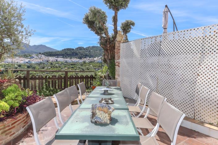 Image No.31-3 Bed Townhouse for sale