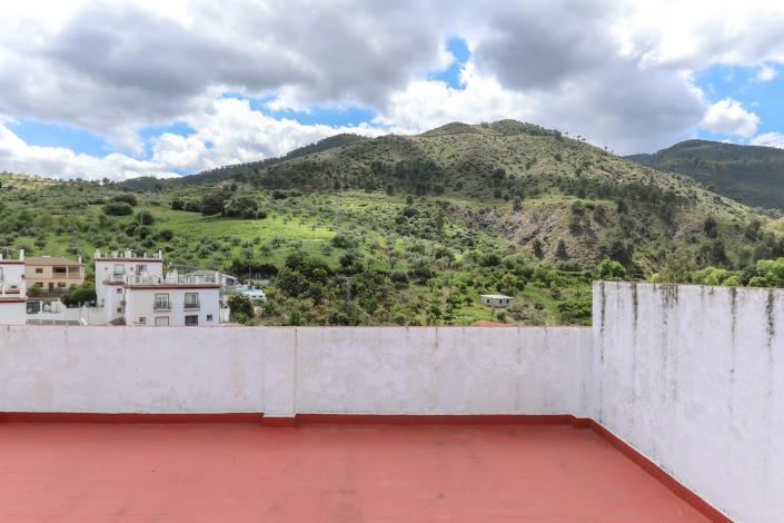 Image No.26-26 Bed Commercial for sale