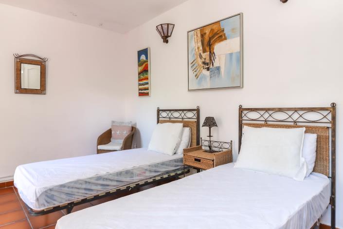 Image No.31-7 Bed Villa / Detached for sale