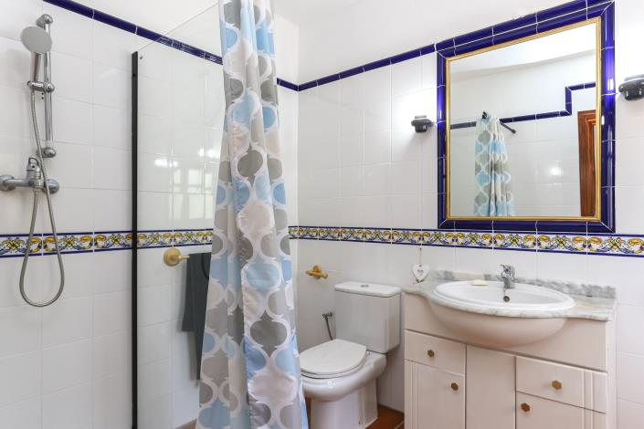 Image No.32-7 Bed Villa / Detached for sale