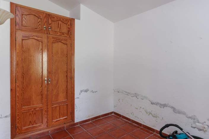 Image No.50-7 Bed Villa / Detached for sale