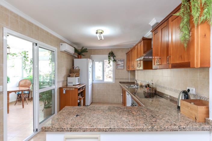 Image No.7-5 Bed Townhouse for sale