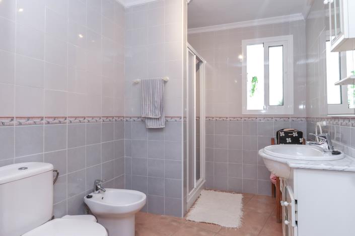 Image No.24-5 Bed Townhouse for sale