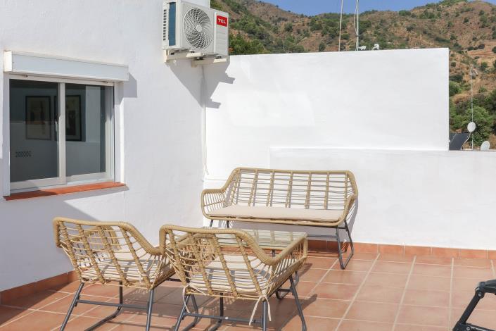 Image No.40-5 Bed Townhouse for sale