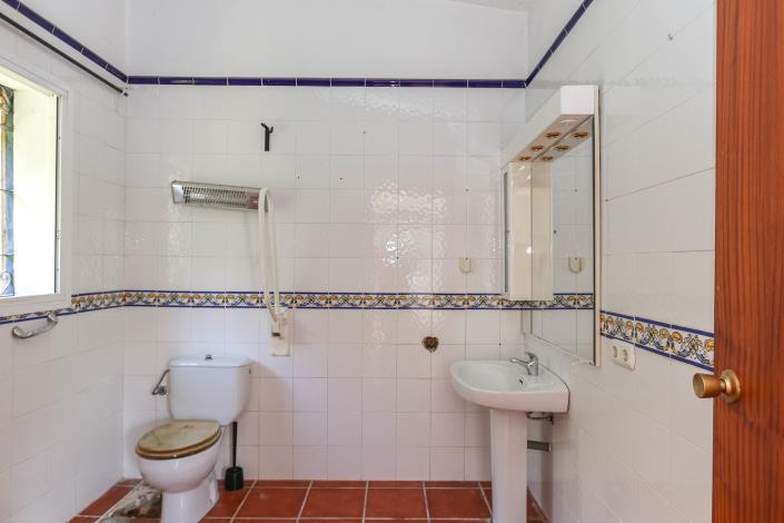 Image No.53-7 Bed Villa / Detached for sale